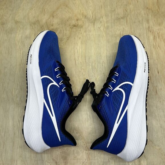 Athletic_Shoes